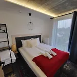 By Villaolimpijska2 Konukevi 3*